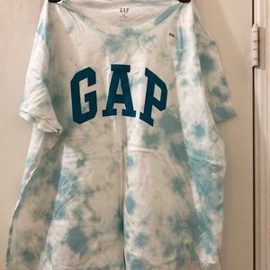 TODAY ONLY! Womens GAP logo shirt